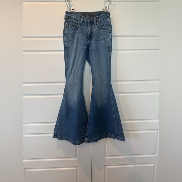 Wranglers Super Flare High Rise Denim Medium Wash Jeans Western Womens Size 25 - Picture 1 of 12